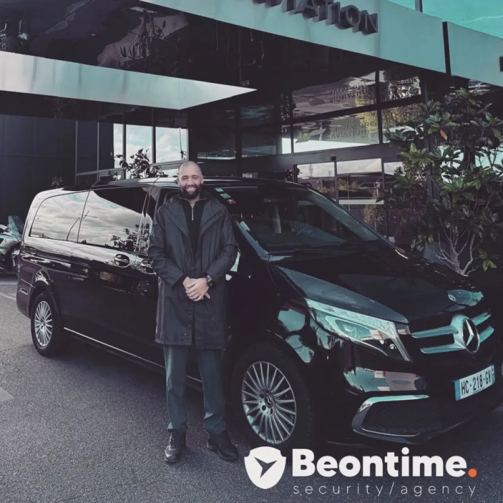 BEONTIME agent de sécurité sur Paris et en France protection rapprochée gardiennage surveillance maitre chien garde du corps hotesse